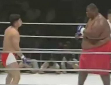 Αθλητής Σούμο 600 lbs vs MMA 169 lbs: Ποιος θα επικρατήσει; (βίντεο)